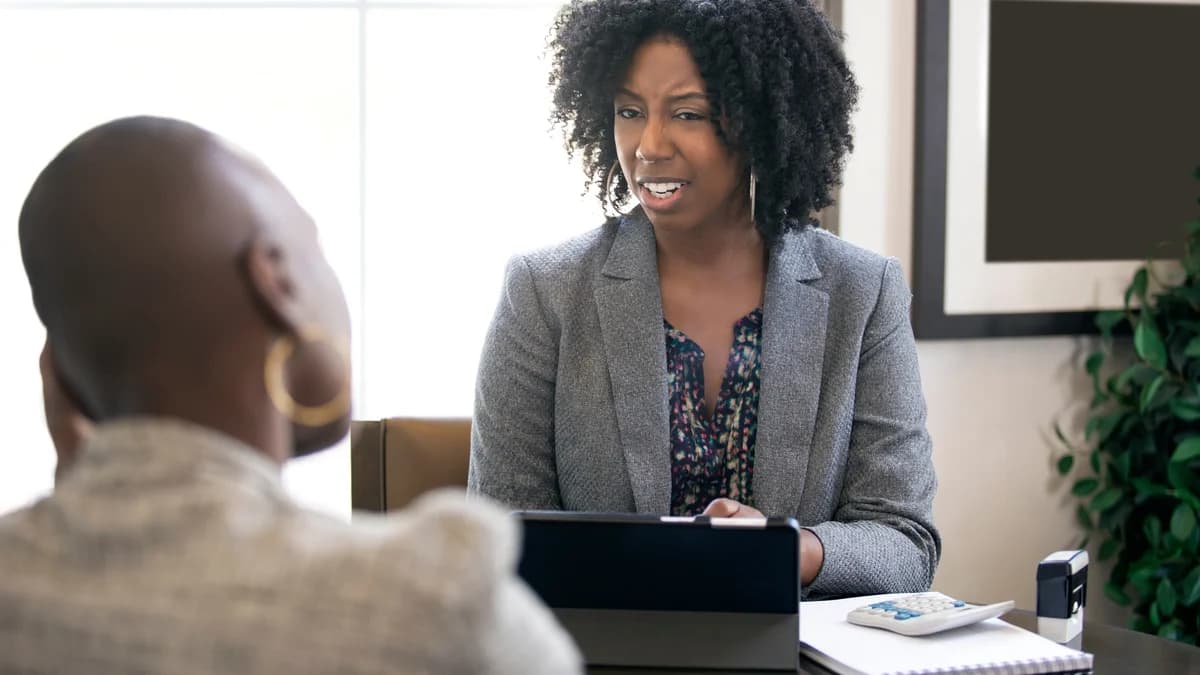 ¿Contestaste que tu debilidad es «ser perfeccionista»? Mejor sigue estos 10 consejos para brillar en las entrevistas